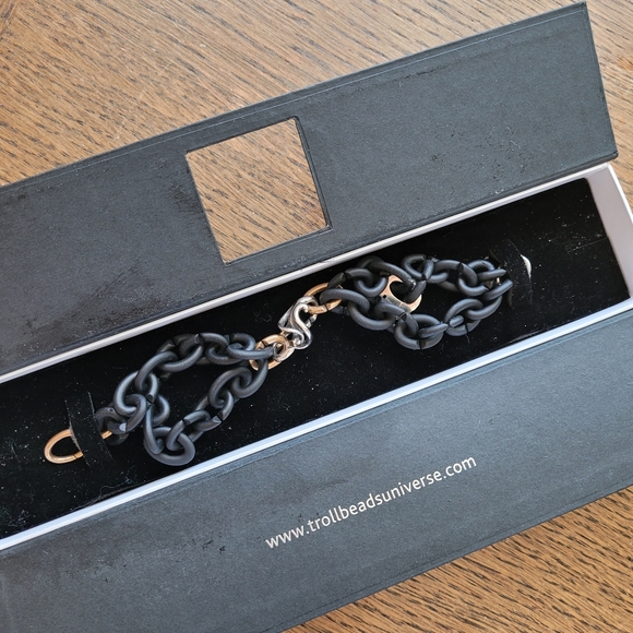 Trollbeads X by Trollbeads bracelet with 2 charms NWT convertible to necklace - Picture 6 of 6